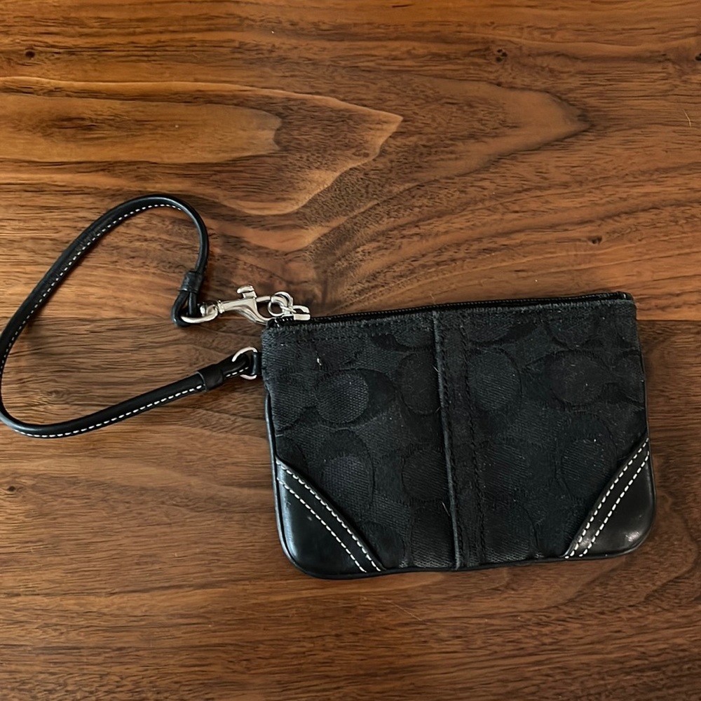 Coach Wristlet, Signature C